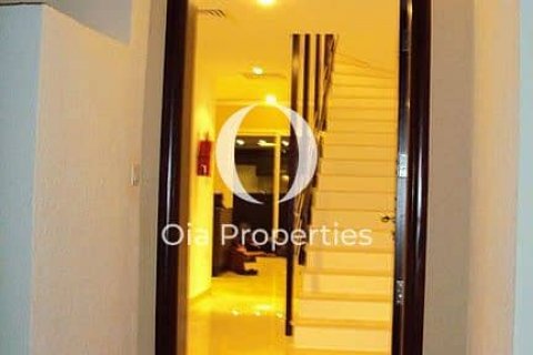 טאונהאוס להשכרה ב Al Reef, Abu Dhabi, איחוד האמירויות  2 חדרי שינה, 111 מ"ר, מספר 644511 - תמונה 2