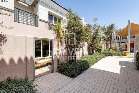 Rumah bandar di Jumeirah Golf Estates, Dubai, UAE 2 bilik tidur, 134.43 meter persegi № 762222 - foto 21