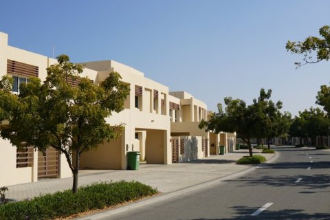 Ras Al Khaimah、UAEにあるタウンハウス 3ベッドルーム、316 m2 No734917