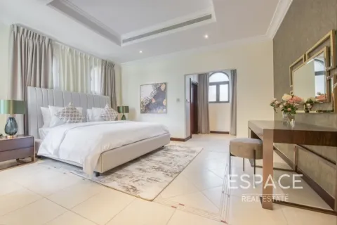 Palm Jumeirah, Dubai, UAE의 판매용 빌라 침실 5개, 496제곱미터 번호 649880 - 사진 13