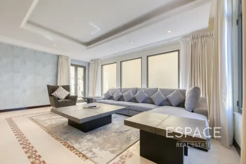 Palm Jumeirah, Dubai, UAE의 판매용 빌라 침실 5개, 496제곱미터 번호 649880 - 사진 3