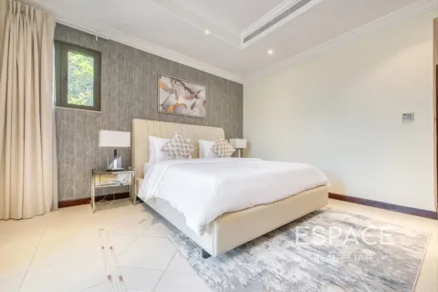 Palm Jumeirah, Dubai, UAE의 판매용 빌라 침실 5개, 496제곱미터 번호 649880 - 사진 17