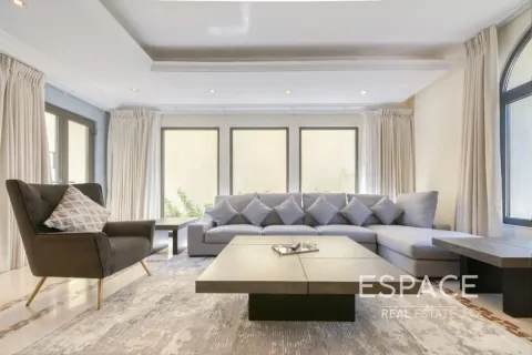 Palm Jumeirah, Dubai, UAE의 판매용 빌라 침실 5개, 496제곱미터 번호 649880 - 사진 2