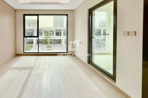 Városi lakóépület itt: DAMAC Hills (Akoya by DAMAC), Dubai, EAE, 3 hálószoba, 246 m², azonosító: 664996 - fénykép 12