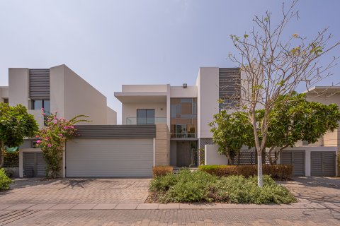 Villa in Muwaileh Commercial, Sharjah, VAE: 4 Schlafzimmer, 380.9 m2 Nr. 762757