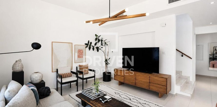 Ridamaja asukohaga Town Square, Dubai, AÜE: 3 magamistoaga, 188.22 m² Nr 767623