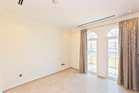Vila v Jumeirah Park, Dubai, SAE 3 spálne, 676 m2 č. 690479 - Fotografia 11