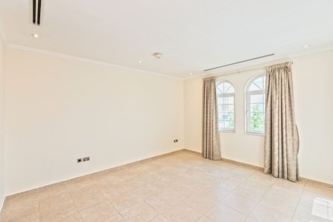 Vila v Jumeirah Park, Dubai, SAE 3 spálne, 676 m2 č. 690479 - Fotografia 17