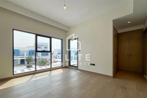 Townhouse in Damac Lagoons, Dubai, UAE 5 bedrooms, 144 sq.m. № 736450 - photo 2