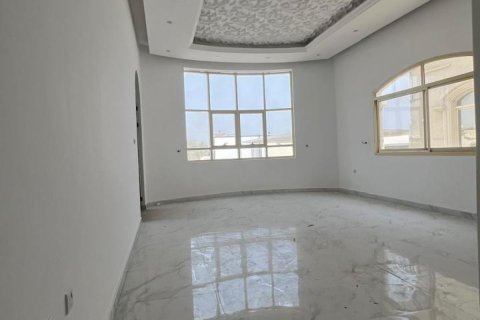 Villa à vendre à Seih Al Uraibi, Ras Al Khaimah, EAU 6 chambres, 1394 m2 № 735072 - photo 4