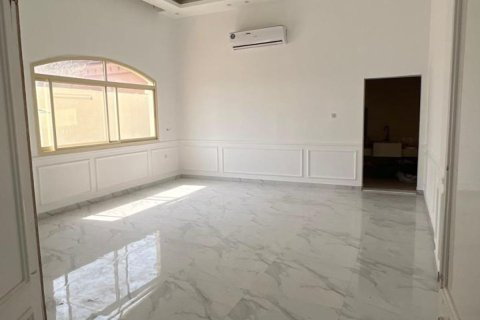 Villa à vendre à Seih Al Uraibi, Ras Al Khaimah, EAU 6 chambres, 1394 m2 № 735072 - photo 7
