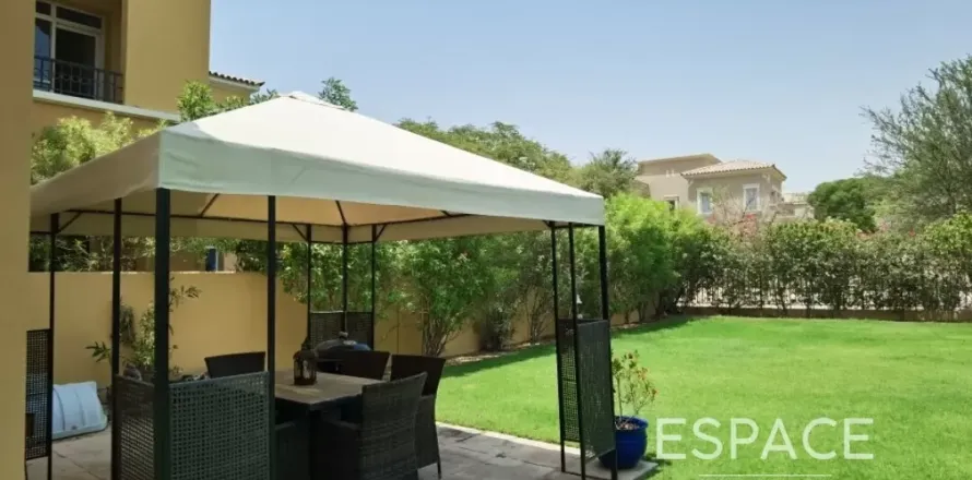 Villa asukohaga Arabian Ranches, Dubai, AÜE: 3 magamistoaga, 206 m² Nr 738213
