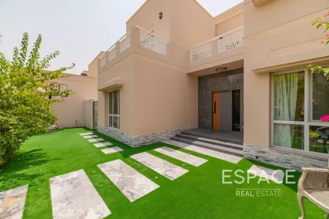 Vila v Meadows, Dubai, SAE 6 spální, 505 m2 č. 738210 - Fotografia 18