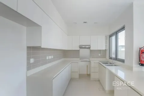 Dubai Hills Estate, Dubai, संयुक्त अरब अमीरात में विला, 4 बेडरूम, 229 वर्ग मीटर, संख्या 738209 - फ़ोटो 3