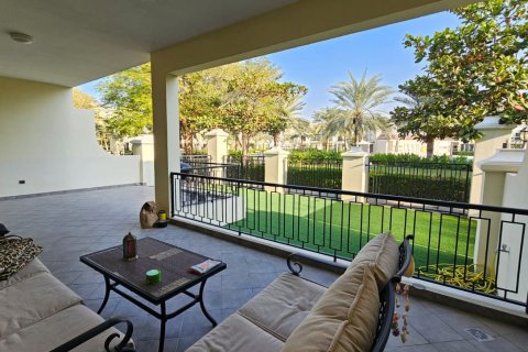 Városi lakóépület itt: Ras Al Khaimah, EAE, 4 hálószoba, 376 m², azonosító: 735185 - fénykép 3