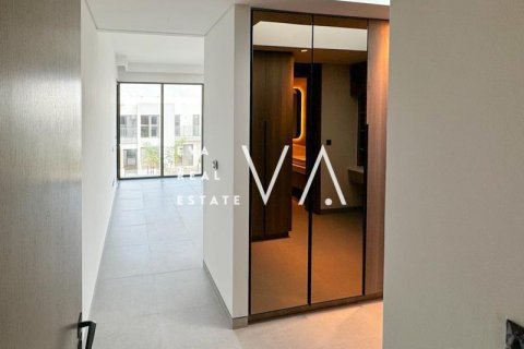 Villa itt: Dubai, EAE, 4 hálószoba, 405.79 m², azonosító: 637733 - fénykép 7