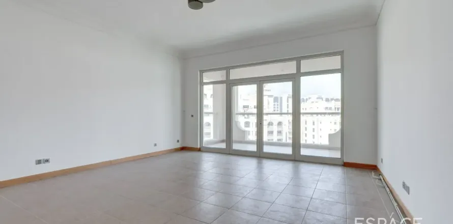 Appartamento a Palm Jumeirah, Dubai, EAU 2 camere da letto, 144 mq. № 738141