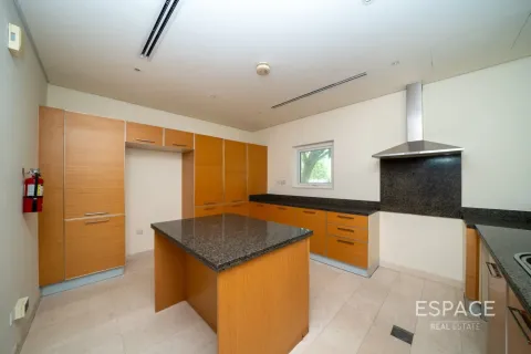 Vila v Al Furjan, Dubai, SAE 3 spálne, 283 m2 č. 738125 - Fotografia 4