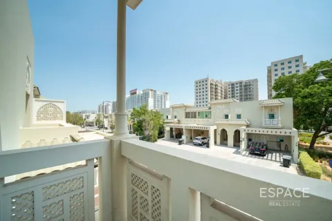 Vila v Al Furjan, Dubai, SAE 3 spálne, 283 m2 č. 738125 - Fotografia 16