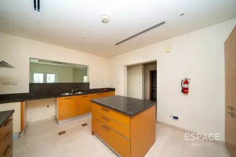 Vila v Al Furjan, Dubai, SAE 3 spálne, 283 m2 č. 738125 - Fotografia 5