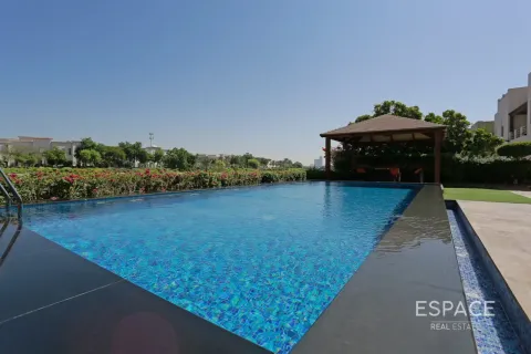 Villa i Meadows, Dubai, UAE 5 soveværelser, 655 kvm № 738126