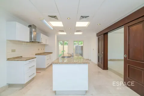 Villa Meadows, Dubaijā, AAE 5 istabas, 655 m2 Nr. 738126 - attēls 7