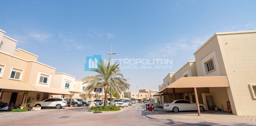 Villa à Al Reef, Abu Dhabi, EAU: 5 chambres, 273.4 m2 № 651790