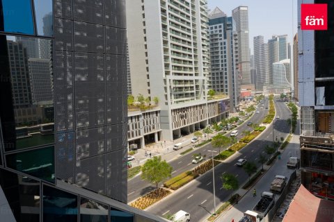 Apartmen di Business Bay, Dubai, UAE 1 bilik tidur, 76.2 meter persegi № 725824 - foto 16