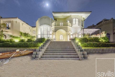 Villa in Palm Jumeirah, Dubai, UAE 4 bedrooms, 720.46 sq.m. № 747108