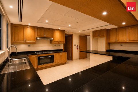 Villa til leie i Dubai, Emiratene 4 soverom, 762.3 kvm Nr. 751184 - Foto 3