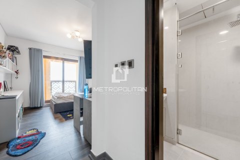 Apartment in Palm Jumeirah, Dubai, UAE 3 bedrooms, 222 sq.m. № 663895 - photo 12