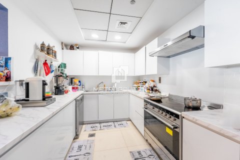 Apartment in Palm Jumeirah, Dubai, UAE 3 bedrooms, 222 sq.m. № 663895 - photo 8