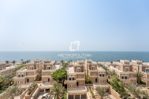 Apartment in Palm Jumeirah, Dubai, UAE 3 bedrooms, 222 sq.m. № 663895 - photo 22