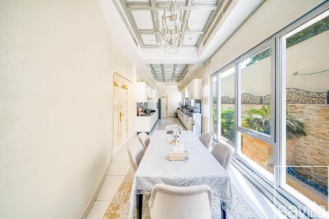 Vila di Jumeirah, Dubai, UAE 5 bilik tidur, 1837.99 meter persegi № 766820 - foto 12