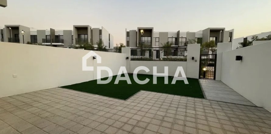 Villa asukohaga Dubai Land, Dubai, AÜE: 3 magamistoaga, 181 m² Nr 714651