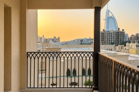 Apartemen di Umm Suqeim, Dubai, UEA 2 kamar tidur, 148.7 m2 nomor 754399 - foto 2