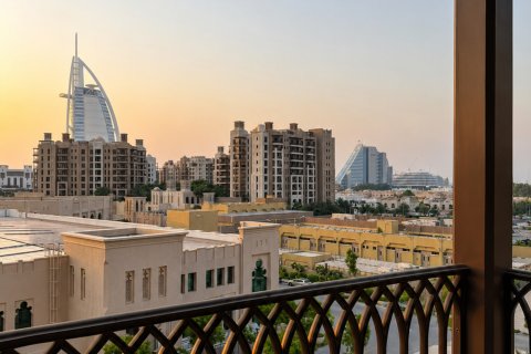 Apartemen di Umm Suqeim, Dubai, UEA 2 kamar tidur, 148.7 m2 nomor 754399 - foto 8