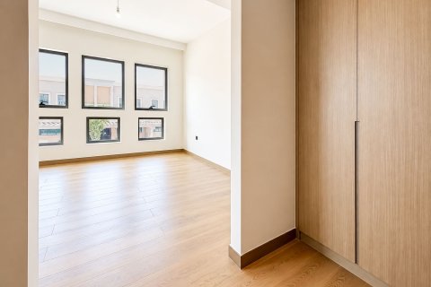Városi lakóépület itt: Damac Lagoons, Dubai, EAE, 5 hálószoba, 313.73 m², azonosító: 754403 - fénykép 3