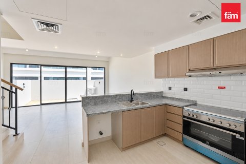 خانه شهری در Dubai ، امارات متحده عربی 4 خوابه ، 144 متر مربع.  شماره 763036