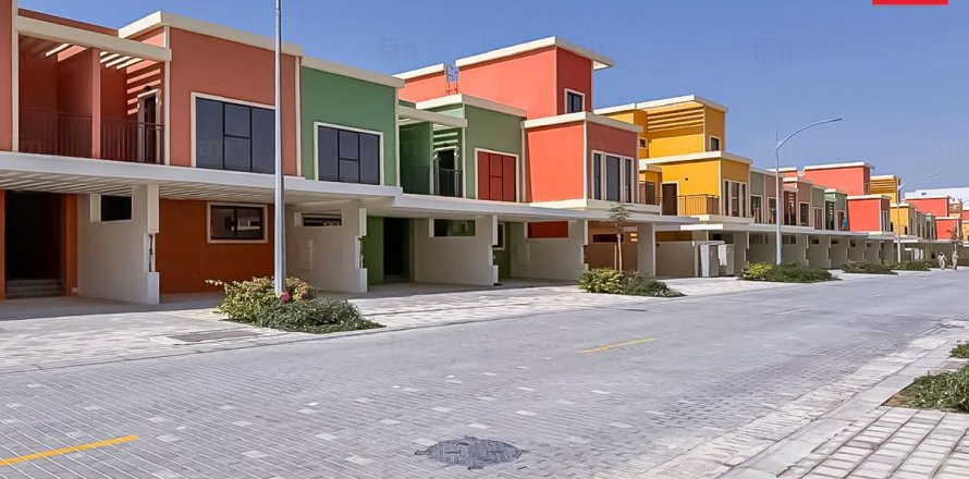 Casa urbana em Dubai, EAU 4 quartos, 144 m2 № 721008