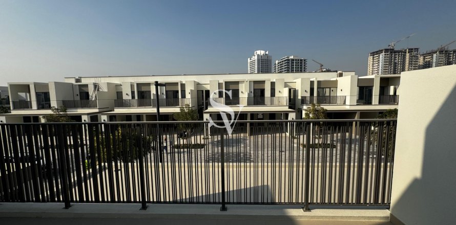 Ridamaja asukohaga Tilal Al Ghaf, Dubai, AÜE: 3 magamistoaga, 141 m² Nr 713142