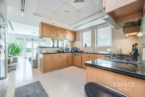 Vila v Jumeirah Park, Dubai, SAE 3 ložnice, 285 m² Č.: 661248 - fotografie 6