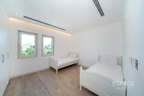 וילה להשכרה ב Jumeirah Park, Dubai, איחוד האמירויות  4 חדרי שינה, 328 מ"ר, מספר 738269 - תמונה 14