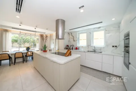 וילה להשכרה ב Jumeirah Park, Dubai, איחוד האמירויות  4 חדרי שינה, 328 מ"ר, מספר 738269 - תמונה 6