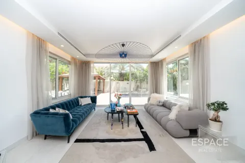 וילה להשכרה ב Jumeirah Park, Dubai, איחוד האמירויות  4 חדרי שינה, 328 מ"ר, מספר 738269 - תמונה 17