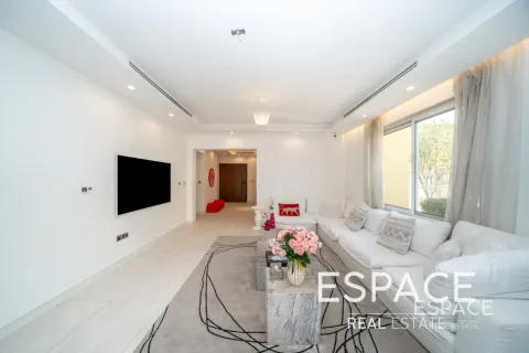 וילה להשכרה ב Jumeirah Park, Dubai, איחוד האמירויות  4 חדרי שינה, 328 מ"ר, מספר 738269 - תמונה 18