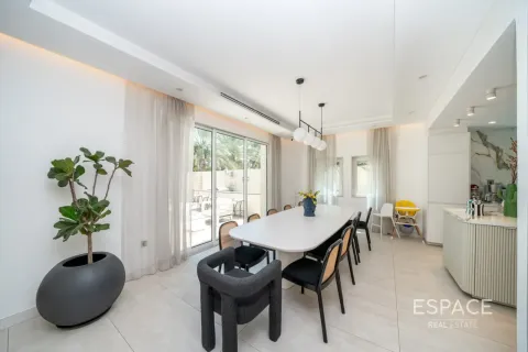 וילה להשכרה ב Jumeirah Park, Dubai, איחוד האמירויות  4 חדרי שינה, 328 מ"ר, מספר 738269 - תמונה 5