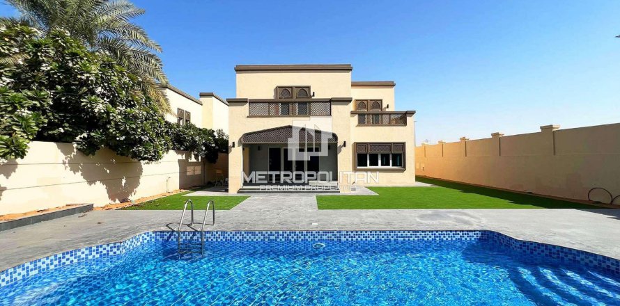 Villa a Jumeirah Park, Dubai, EAU 5 camere da letto, 740 mq. № 663825