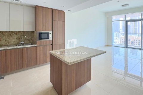 דירה למכירה ב Downtown Dubai (Downtown Burj Dubai), Dubai, איחוד האמירויות  2 חדרי שינה, 127 מ"ר, מספר 663823 - תמונה 2