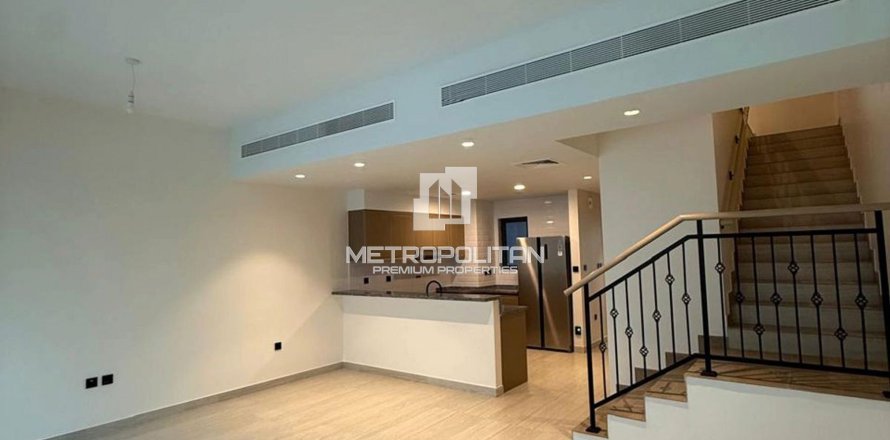Townhouse in Damac Lagoons, Dubai, UAE 4 bedrooms, 144 sq.m. № 663826
